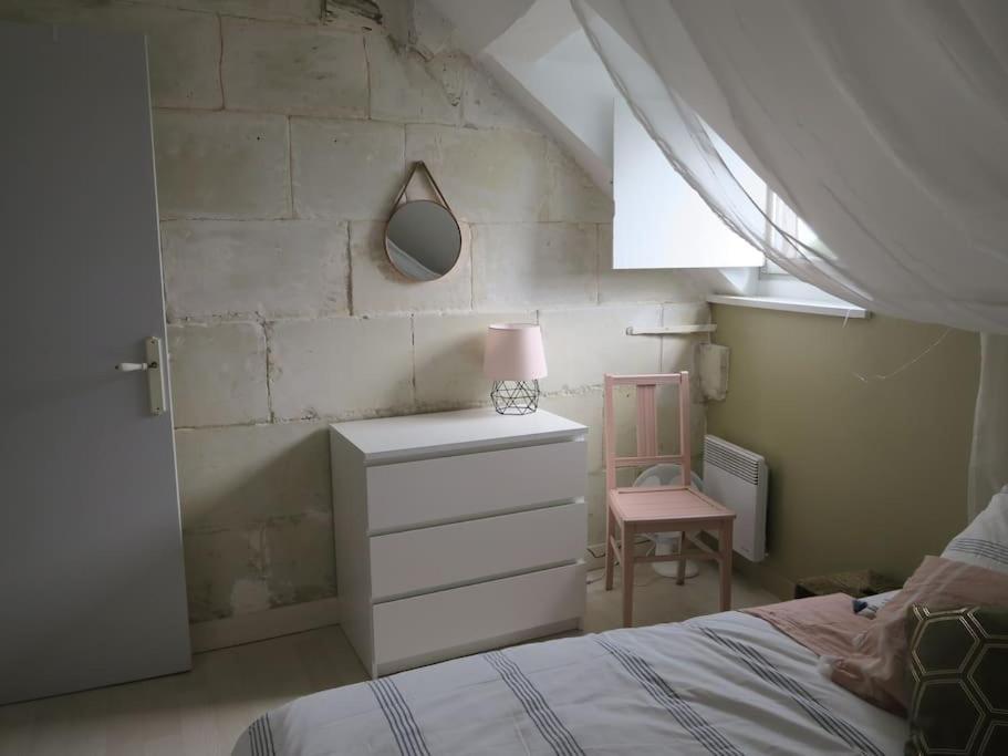 Appartement Des Hirondelles , Au Pied Du Chateau Chinon Eksteriør bilde